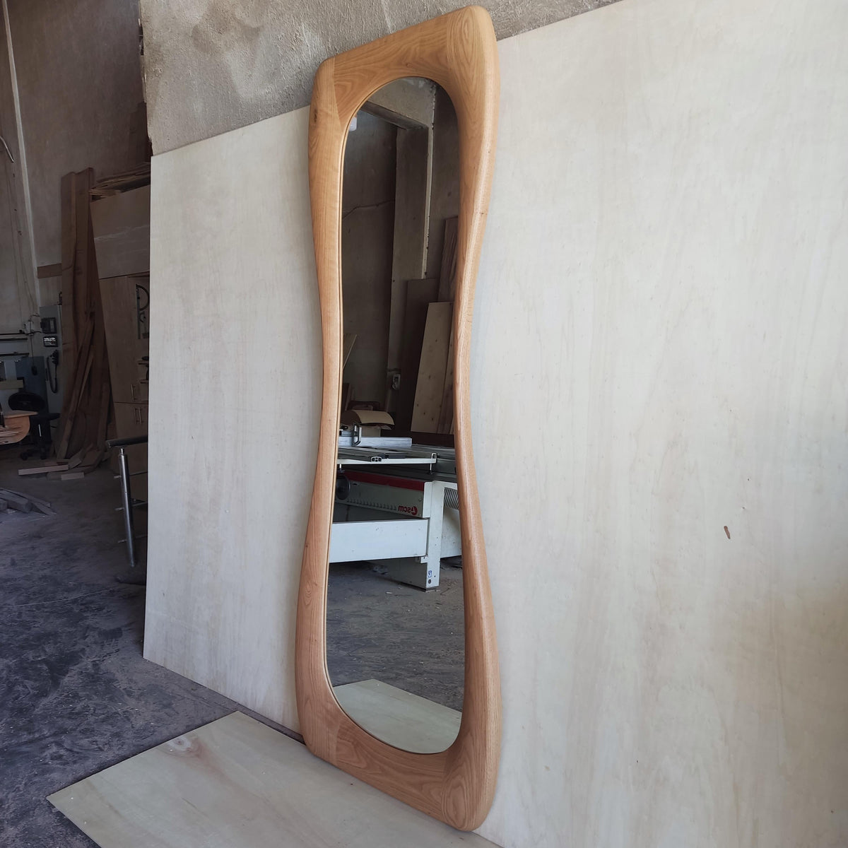 Timberror oak asymmetrical mirror, Flora design — alternate product view 8