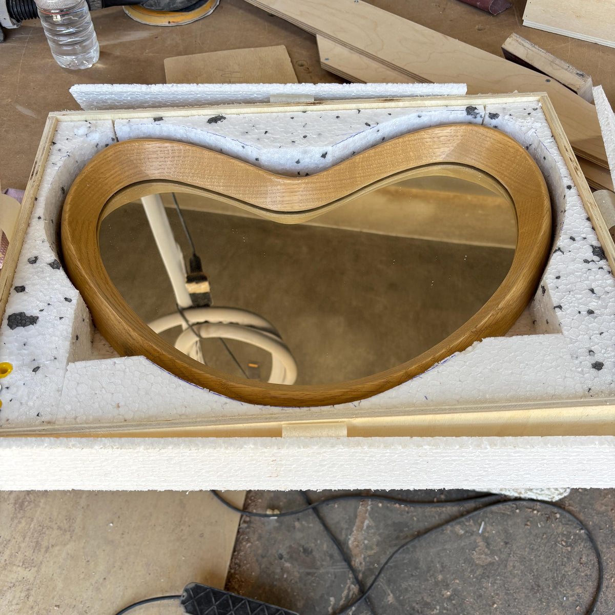 Timberror oak heart-shaped mirror, Brook design — alternate product view 10